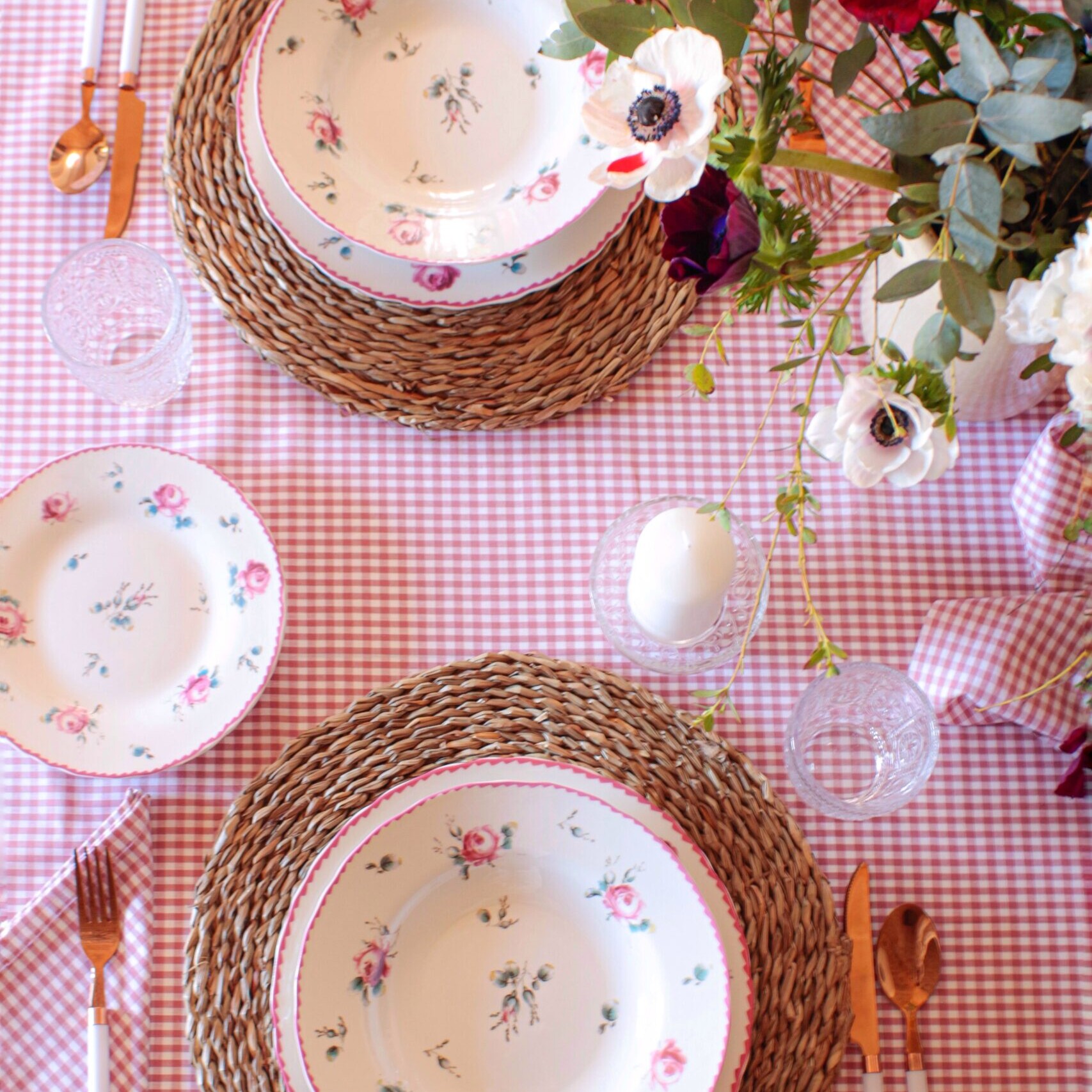 Piatti In Porcellana Floreale Rosa